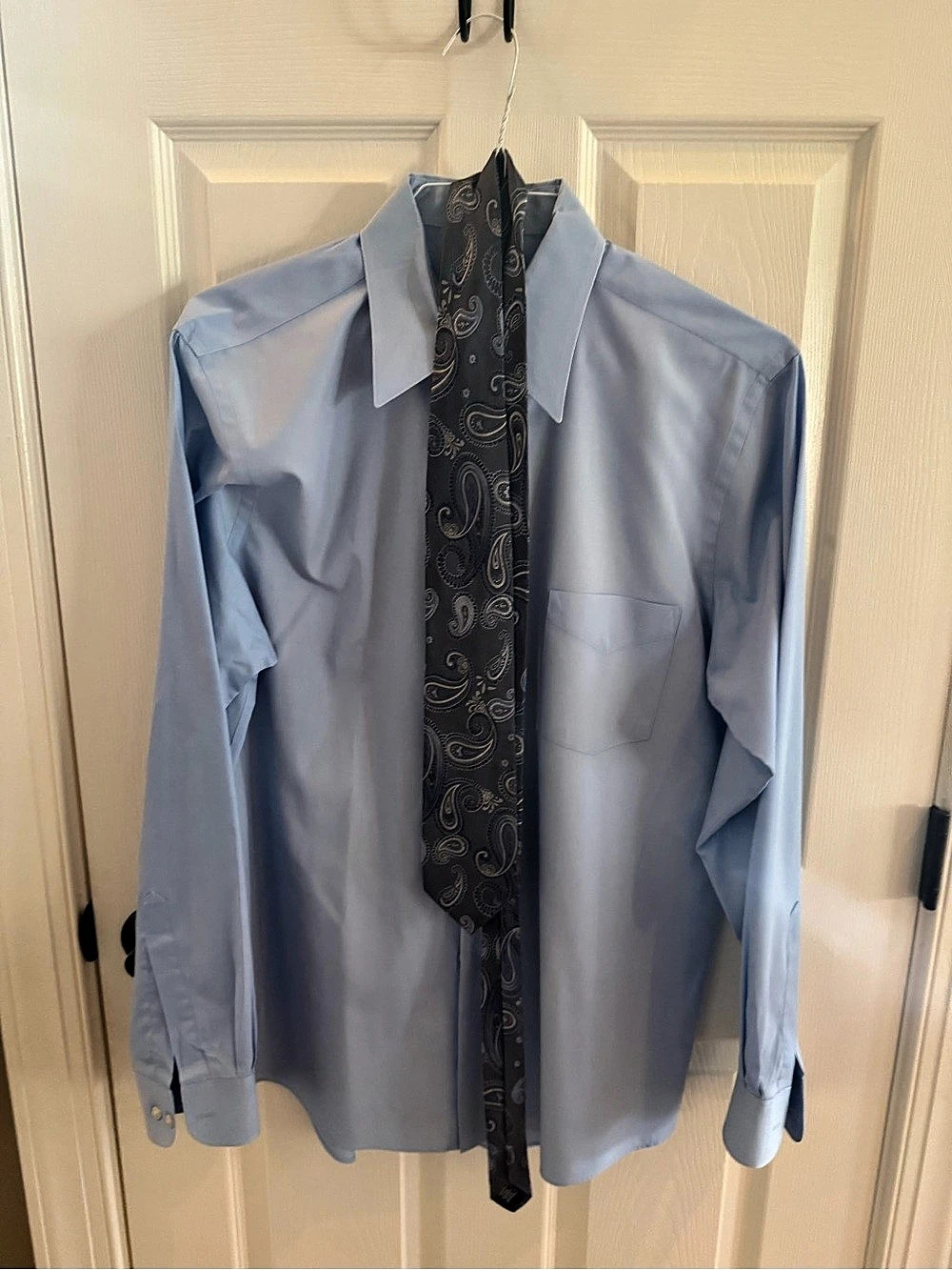 Van Heusen Dress Shirt in Blue with Paisley Printed Tie